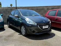 Nero Usata 2013 Peugeot 208 Active Due volumi | 6000 € (Buon prezzo)