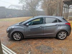 Grigio Usata 2014 Hyundai i30 GO! Tre volumi | 8000 € (Buon prezzo)