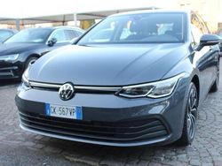 Grigio scuro pastello Usata 2022 VW Golf VIII Style Tre volumi | 22.900 € (Buon prezzo)