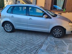 Grigio Usata 2009 VW Polo Tre volumi | 2800 €