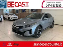 Grigio scuro metallizzato Usata 2023 Kia XCeed Style SUV | 24.900 € (Cara)