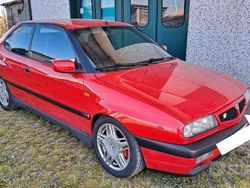 Rosso Usata 1995 Lancia Delta Due volumi | 12.000 €