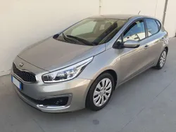 Grigio Usata 2017 Kia Ceed Active Tre volumi | 10.500 € (Buon prezzo)