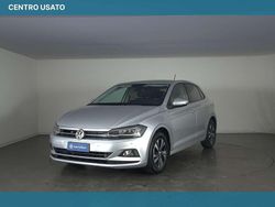 Argento riflesso metallizzato Usata 2018 VW Polo Comfortline Tre volumi | 12.900 € (Cara)