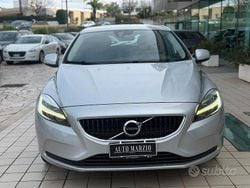Nero Usata 2017 Volvo V40 Kinetic Tre volumi | 9390 € (Buon prezzo)