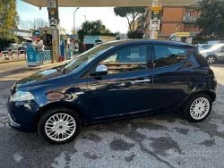 Blu/azzurro Usata 2017 Lancia Ypsilon Silver Due volumi | 6900 € (Ottimo prezzo)