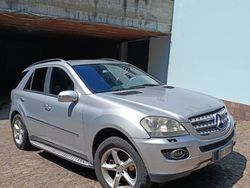 Grigio Usata 2006 Mercedes ML280 SUV | 3999 € (Buon prezzo)