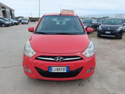 Rosso Usata 2011 Hyundai i10 Due volumi | 5300 € (Molto cara)
