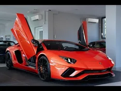 Arancione met. Usata 2021 Lamborghini Aventador Coupé | 495.500 €
