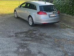 Grigio Usata 2010 Opel Insignia Tre volumi | 4000 € (Buon prezzo)