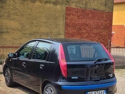 Usata 2003 Fiat Punto Feel Tre volumi | 1600 € (Buon prezzo)