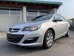 Grigio Usata 2013 Opel Astra Station wagon | 5950 € (Buon prezzo)