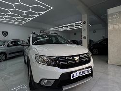 Bianco Usata 2017 Dacia Sandero Stepway Tre volumi | 6900 € (Buon prezzo)