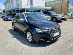 Nero Usata 2012 Audi A1 Ambition Due volumi | 9990 € (Buon prezzo)