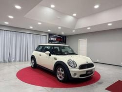 Bianco Usata 2009 Mini Cooper Due volumi | 6300 € (Buon prezzo)