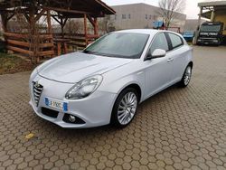 Bianco Usata 2014 Alfa Romeo Giulietta Distinctive Tre volumi | 7900 € (Buon prezzo)