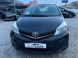 Nero Usata 2012 Toyota Yaris Active Tre volumi | 5900 € (Buon prezzo)