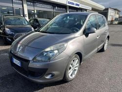 Grigio Usata 2010 Renault Scénic III Luxe Monovolume | 3900 € (Ottimo prezzo)