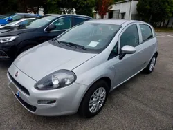 Grigio Usata 2015 Fiat Punto Lounge Due volumi | 7150 € (Buon prezzo)