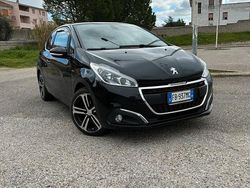 Nero Usata 2016 Peugeot 208 GT-line Due volumi | 9000 € (Buon prezzo)