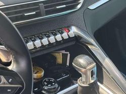 Blu/azzurro Usata 2018 Peugeot 3008 Allure SUV | 13.999 € (Buon prezzo)