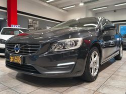 Grigio Usata 2015 Volvo V60 R-Design Momentum Station wagon | 9990 € (Buon prezzo)