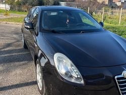 Nero Usata 2012 Alfa Romeo Giulietta Tre volumi | 4500 € (Buon prezzo)