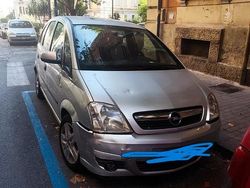 Grigio Usata 2009 Opel Meriva Monovolume | 1800 € (Buon prezzo)