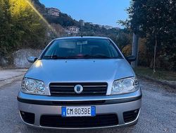 Usata 2006 Fiat Punto Tre volumi | 2000 €