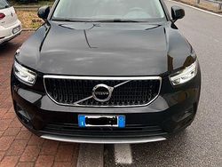 Nero Usata 2021 Volvo XC40 Momentum SUV | 23.000 € (Buon prezzo)