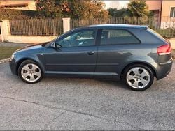 Grigio Usata 2006 Audi A3 Ambition Tre volumi | 3500 € (Buon prezzo)