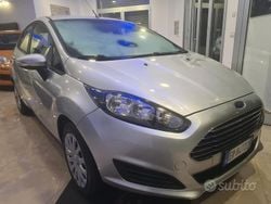 Grigio Usata 2013 Ford Fiesta Tre volumi | 6299 € (Buon prezzo)