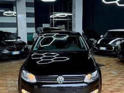 Nero Usata 2015 VW Polo Comfortline Tre volumi | 9000 € (Buon prezzo)