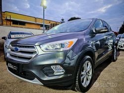 Grigio Usata 2017 Ford Kuga SUV | 10.799 € (Buon prezzo)