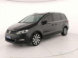 Nero perla Usata 2016 VW Sharan Executive Monovolume | 21.900 € (Molto cara)