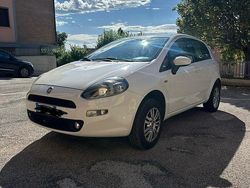 Bianco Usata 2015 Fiat Punto Lounge Due volumi | 5500 € (Buon prezzo)