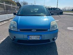 Blu/azzurro Usata 2002 Ford Fiesta Ghia Due volumi | 1880 € (Ottimo prezzo)