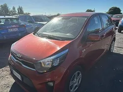 Rosso Usata 2023 Kia Picanto Urban Due volumi | 13.900 € (Buon prezzo)