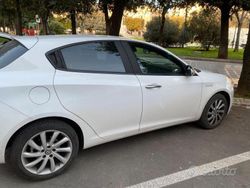 Bianco Usata 2016 Alfa Romeo Giulietta Due volumi | 8000 € (Buon prezzo)