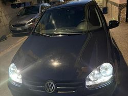 Usata 2004 VW Golf V Tre volumi | 3500 €