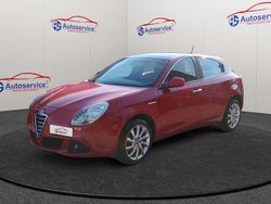 Rosso Usata 2011 Alfa Romeo Giulietta Exclusive Tre volumi | 7900 € (Cara)