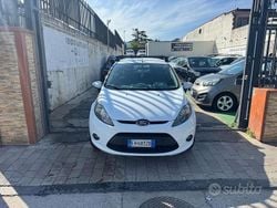 Bianco Usata 2011 Ford Fiesta Titanium Tre volumi | 3000 € (Super prezzo)