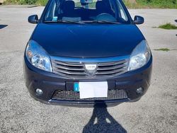 Nero Usata 2010 Dacia Sandero Tre volumi | 2900 € (Buon prezzo)