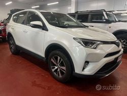 Bianco Usata 2017 Toyota RAV4 Lounge SUV | 15.000 € (Buon prezzo)