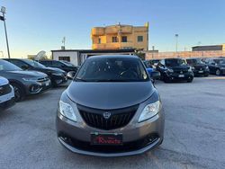 Grigio(met.) Usata 2023 Lancia Ypsilon S Due volumi | 12.900 € (Buon prezzo)