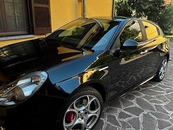 Nero Usata 2018 Alfa Romeo Giulietta Due volumi | 12.500 € (Buon prezzo)