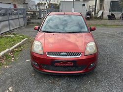 Arancione Usata 2007 Ford Fiesta Ghia Tre volumi | 2500 € (Buon prezzo)