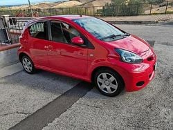 Rosso Usata 2011 Toyota Aygo Due volumi | 3999 € (Buon prezzo)