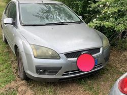 Grigio Usata 2005 Ford Focus Tre volumi | 1500 € (Cara)