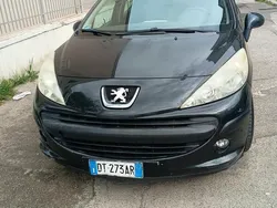 Usata 2009 Peugeot 207 Tre volumi | 3000 €